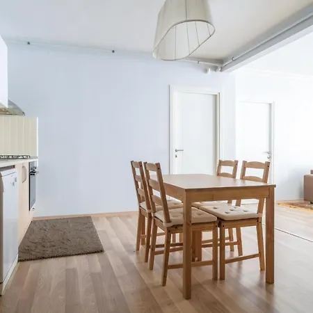 Spacious And Central Flat In Sisli Стамбул