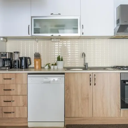 Апартаменты Spacious And Central Flat In Sisli Стамбул