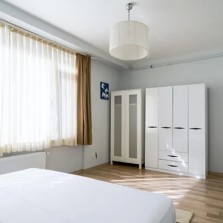Апартаменты Spacious And Central Flat In Sisli Стамбул
